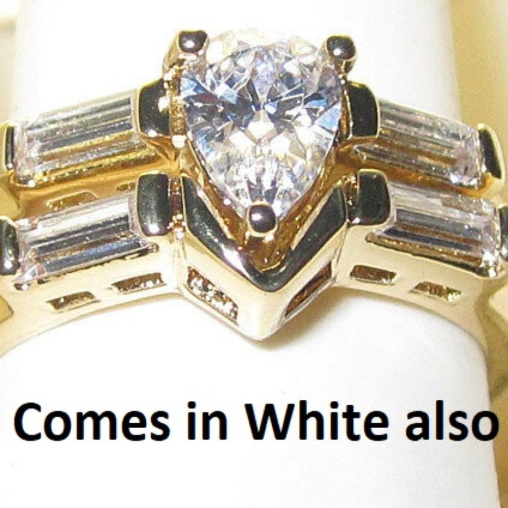 Ring engagement set pear shaped NWT